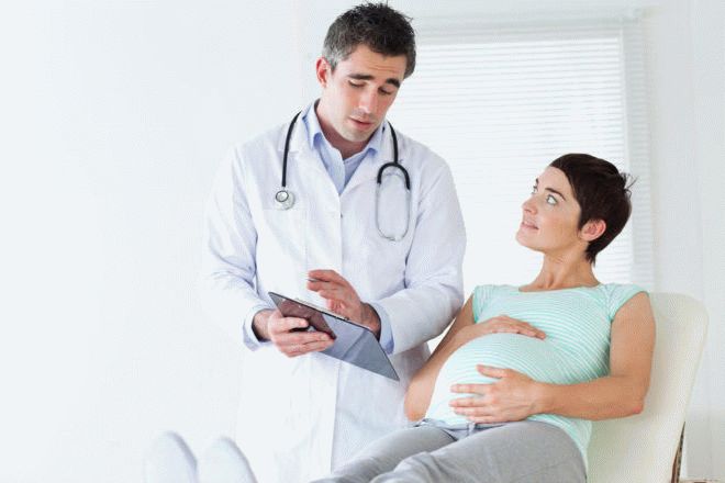 беременная и врач