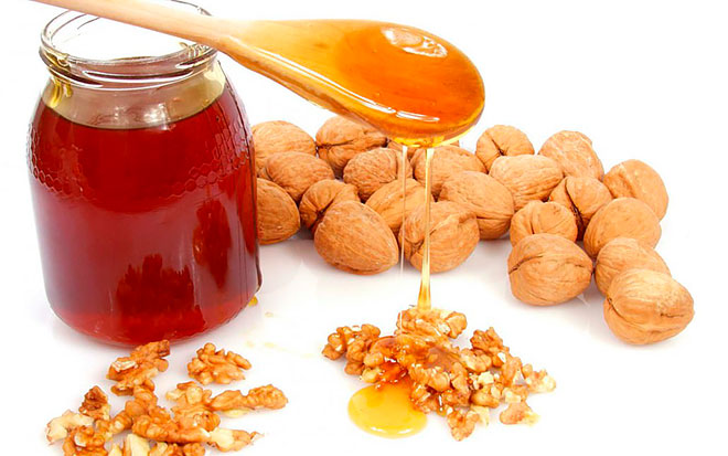Орехи с медом от холестерина