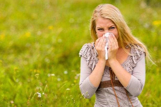 Как проявляется аллергия на липу у взрослых и детей?