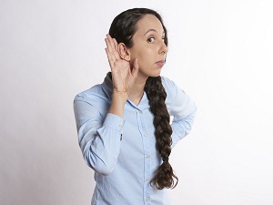 Что такое жировик за ухом